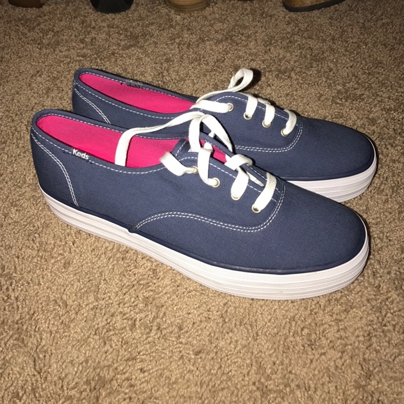 NWOT navy blue Keds sneakers size 9
