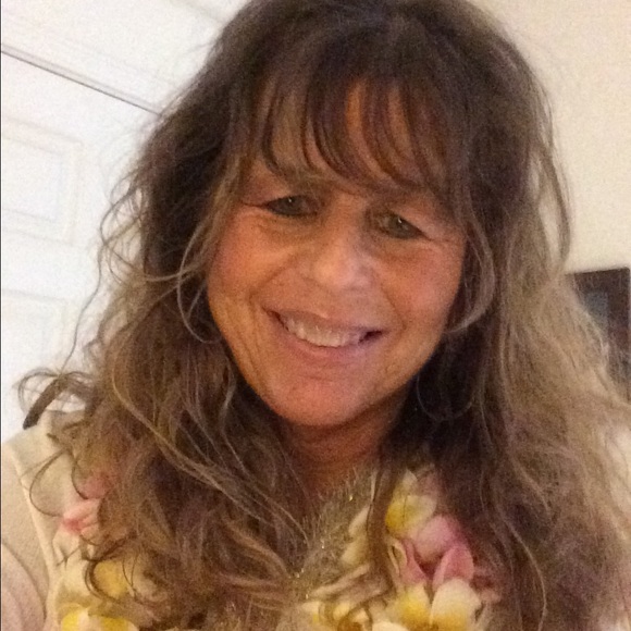 Meet your Posher, Robin - Picture 2 of 2