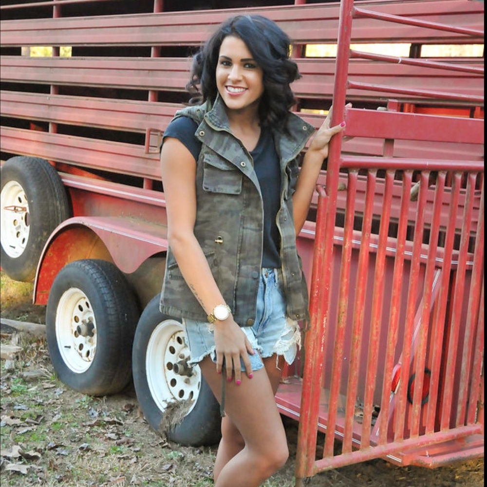 Camo Denim Zip Up Button Vest w Removable Hood!