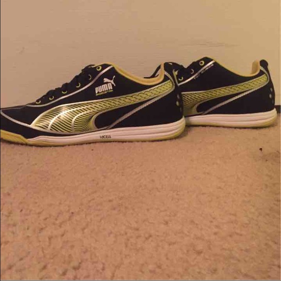 Black and neon men's Pumas