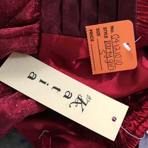 BNWT Sparkly Red Dress - Picture 3 of 3