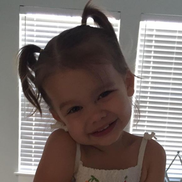 Meet your Posher, Laura - Picture 1 of 1