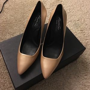 Kenneth Cole Nude Pump 7.5