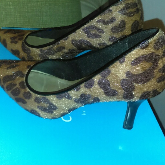 Women's shoes