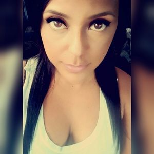 Meet your Posher, Isamar