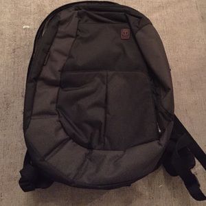 Tumi tech brand new immaculate back pack!