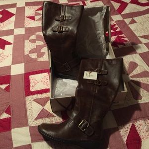 b•o•c Born Boots