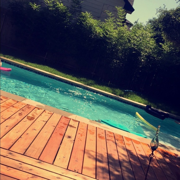 Meet your Posher, Alex - Picture 1 of 1