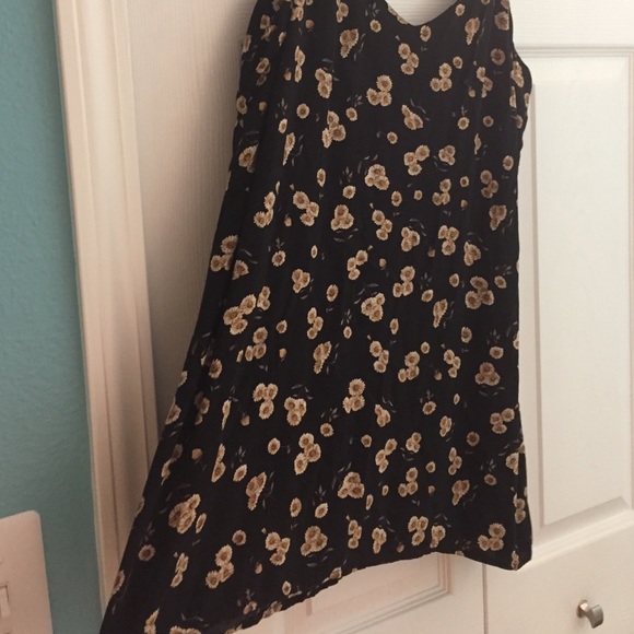 SOLD // Brandy Melville slip dress (one size) - Picture 2 of 4