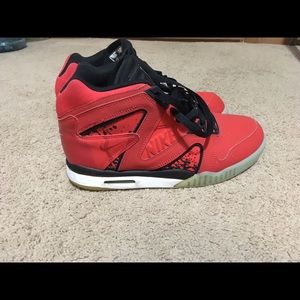 Nike Air Tech Challenge Hybrid Sneaker