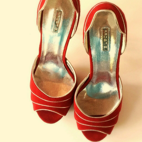 NEW ARDEN B. RED SUEDE PLATFORM PUMP HEELS - Picture 3 of 3
