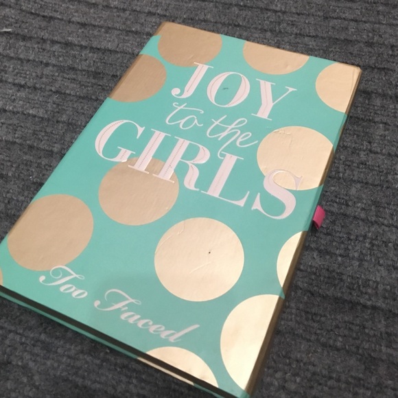 DISCONTINUED Too Faced Joy to the Girls Palette