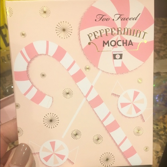Too Faced Grande Hotel Cafe PEPPERMINT MOCHA
