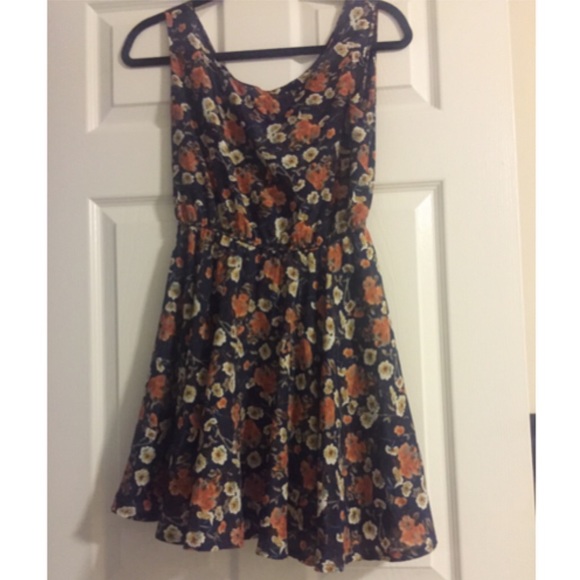 Gorgeous silky floral dress