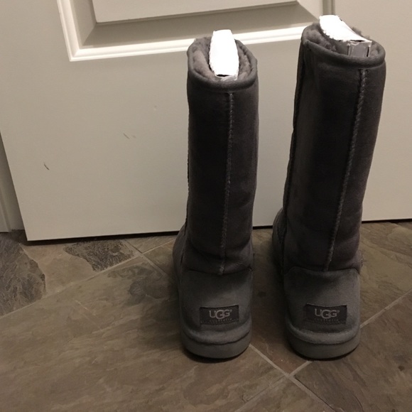 Gray ugg boots - Picture 3 of 4