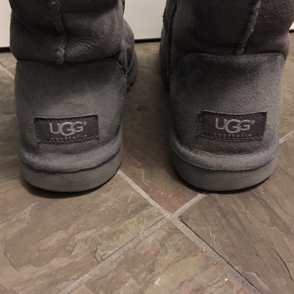 Gray ugg boots - Picture 4 of 4
