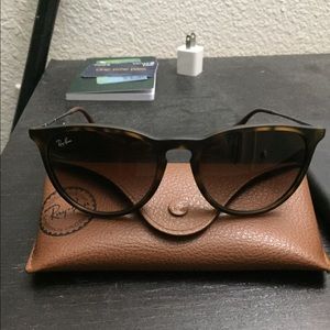 NWT authentic RAY-BAN ERIKA classic sunglasses