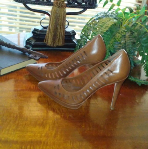 BCBGeneration BROWN HEELS - Picture 2 of 4