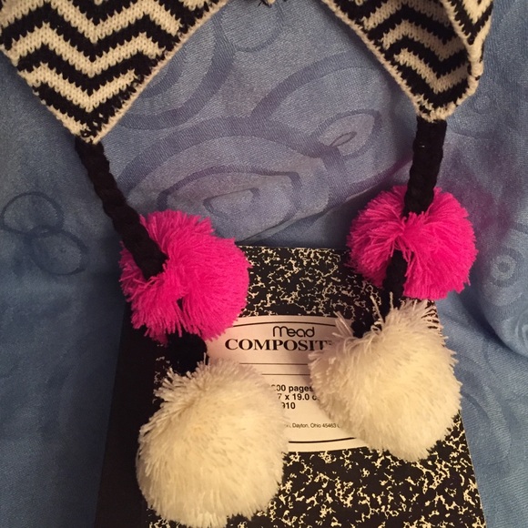 ๐HP๐ Toby & Me Girl's Hat & Gloves Set - Picture 3 of 4