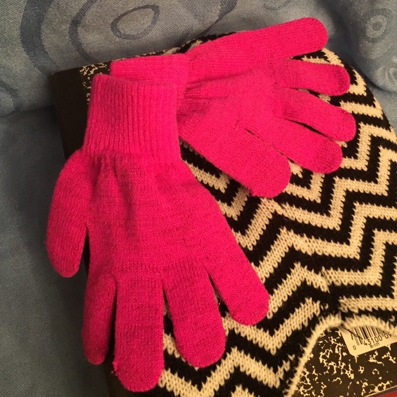 ๐HP๐ Toby & Me Girl's Hat & Gloves Set - Picture 4 of 4