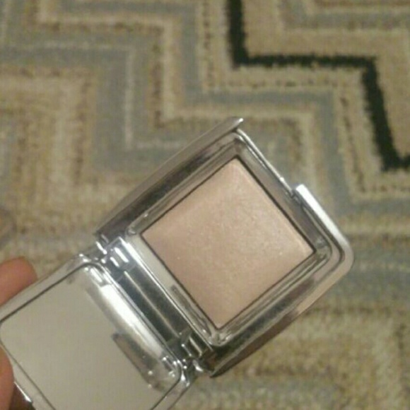 Hourglass Strobe Highlighter