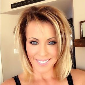 Meet your Posher, Jeannine