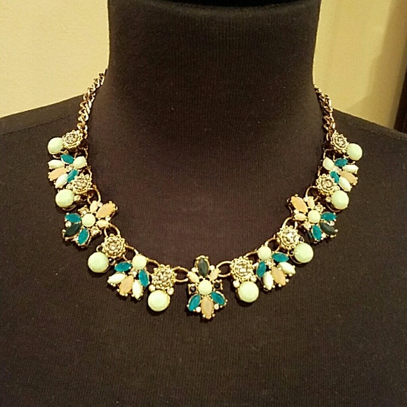 World Market Jewelry - Statement necklace