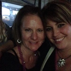 Meet your Posher, Laurie