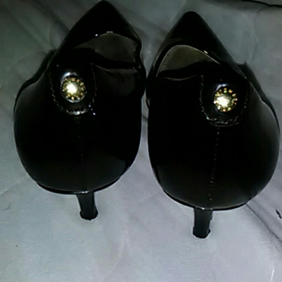 Mk heels - Picture 3 of 4