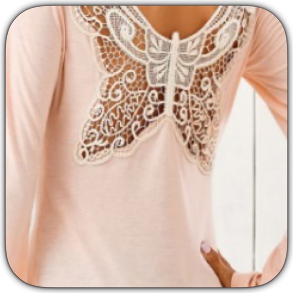 πΈ2 HP NWT Blush Pink Butterfly Embroidered Top - Picture 2 of 3