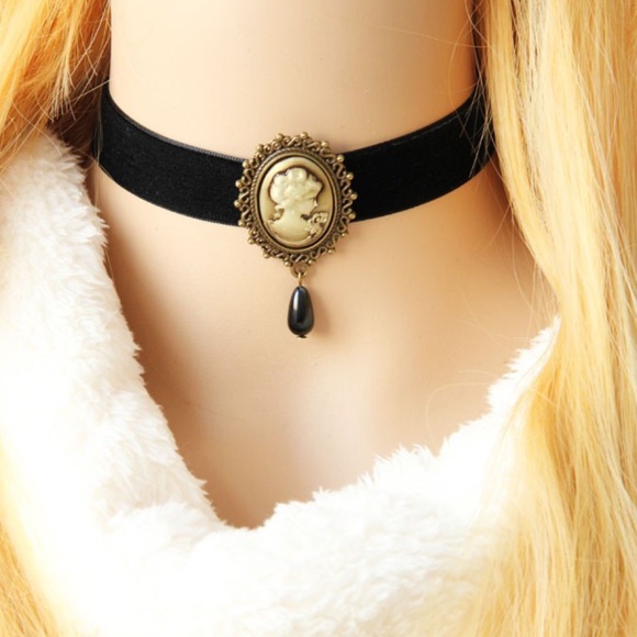 choker necklace  vintage  & pendant