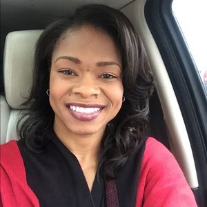 Meet your Posher, Hilary