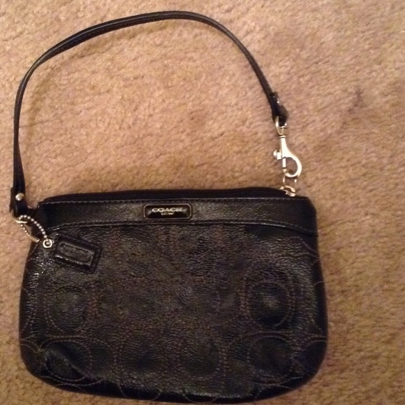 Coach mini bag. 🎀🎀 - Picture 4 of 4