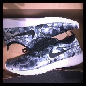 Nike juvenate flo print women sneakers