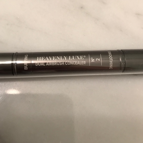 It cosmetics bundle 🎉🎉 - Picture 3 of 3