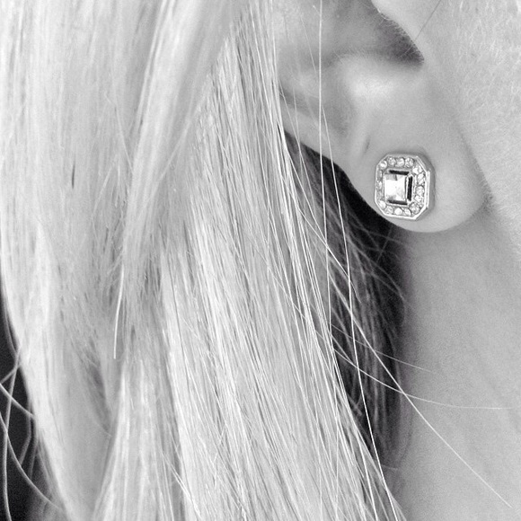 ♦️SOLD♦️Crystsl Square Stud Earrings