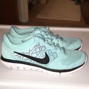 Tiffany blue Nike flex athletic sneakers