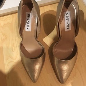 Steve Madden Gold Pumps