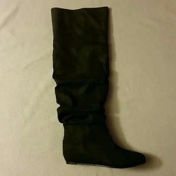 Knee high boots NWOT