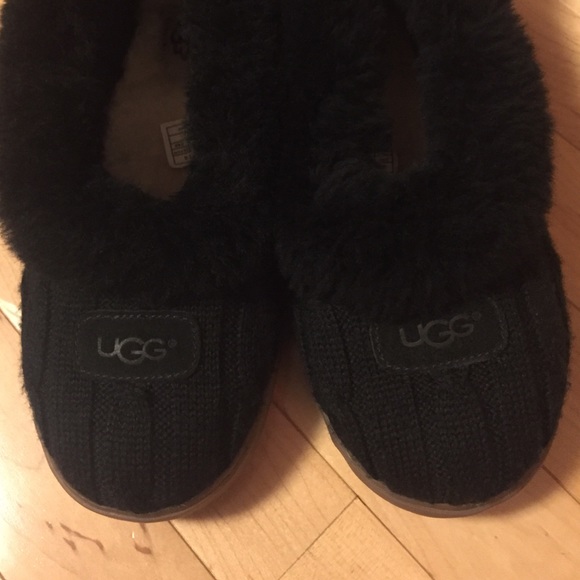 ⛔SOLD⛔UGG Black Slippers size 7-EUC - Picture 2 of 4