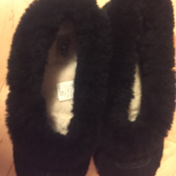 ⛔SOLD⛔UGG Black Slippers size 7-EUC - Picture 3 of 4