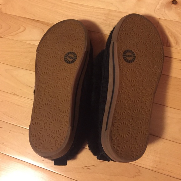 ⛔SOLD⛔UGG Black Slippers size 7-EUC - Picture 4 of 4
