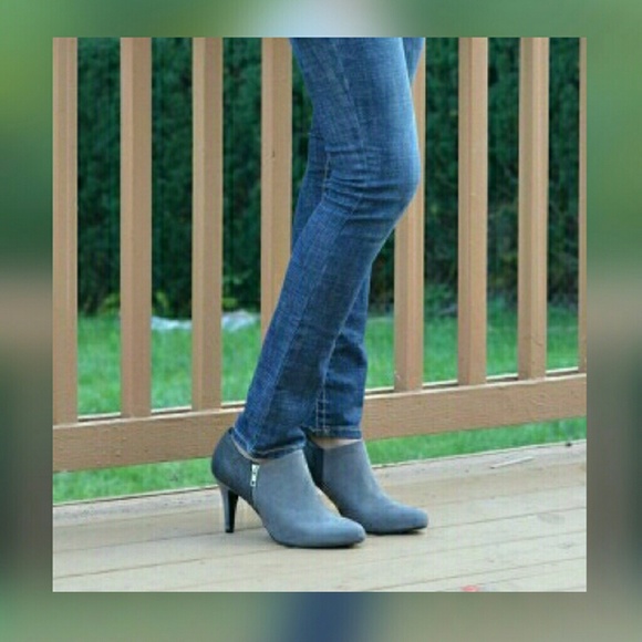 NWOT Two-toned Gray Booties