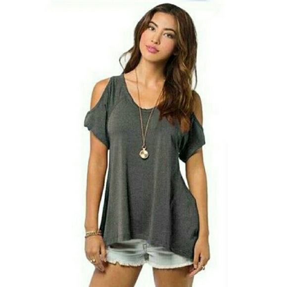 Cold shoulder loose V neck T - Picture 2 of 4