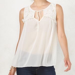 🛍CLOSET CLOSING 🆕 LC Floral Appliqué Top