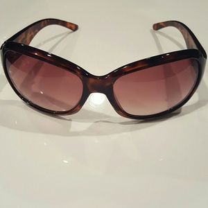 JLo by Jennifer Lopez sunglasses
