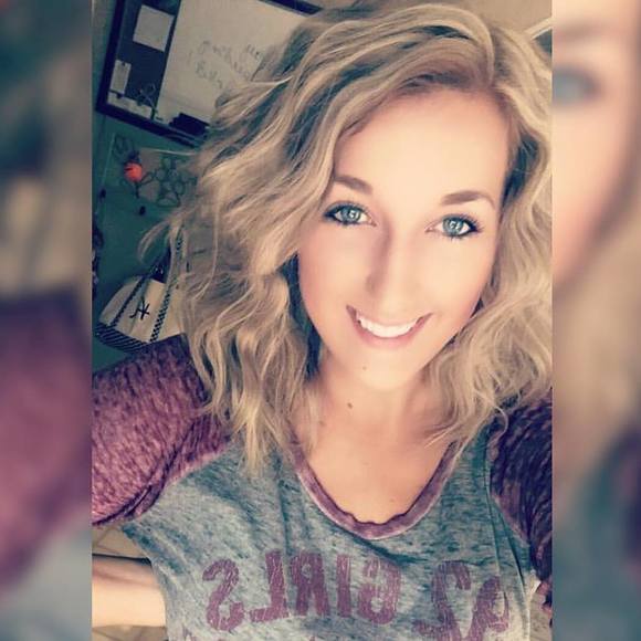 Meet your Posher, Kayla