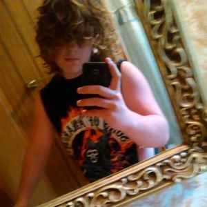 Meet your Posher, Logan