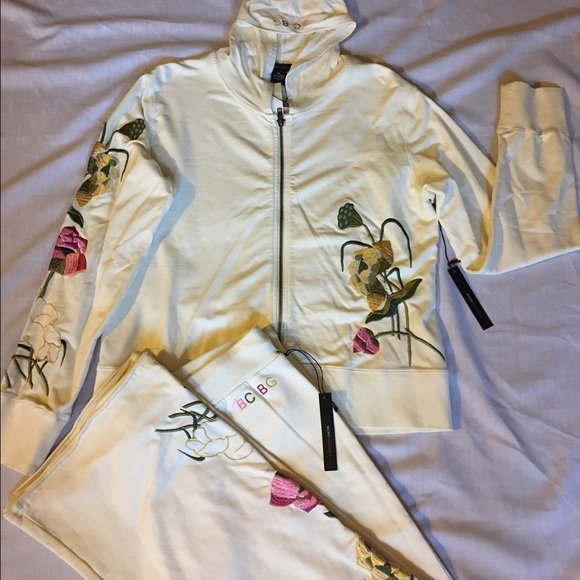 BCBG Sweatsuit Size XL