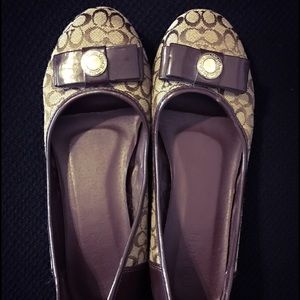 Coach flats